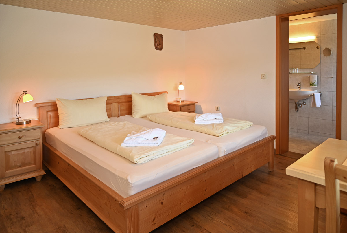 Schlafzimmer 2 mit Doppelbett